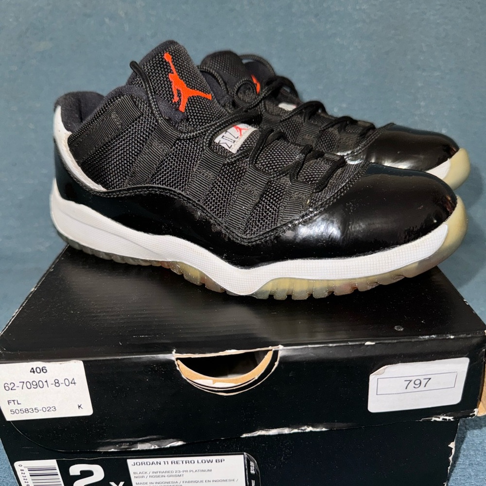 Jordan 11 retro low bp infrared grade school